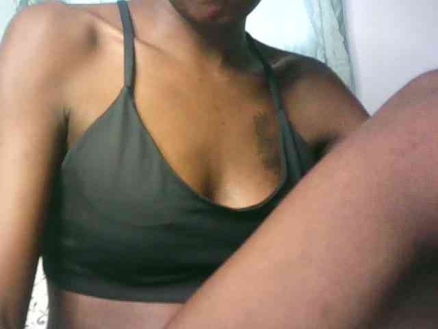 Model: Sexypetiteher