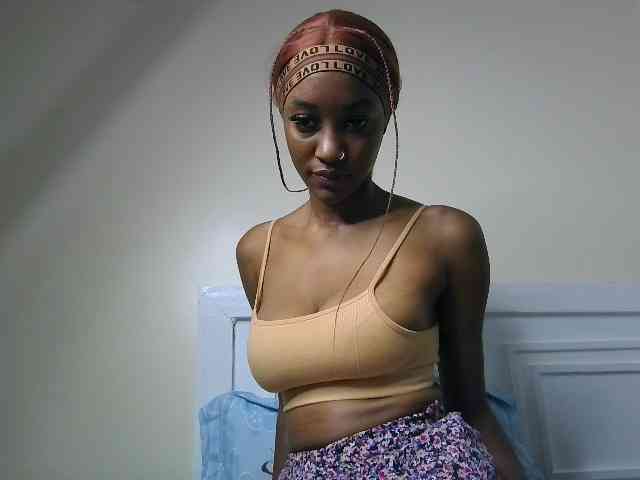 Model: Sexypetiteher