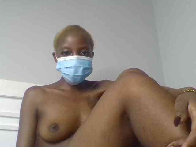 Model: Sexypetiteher