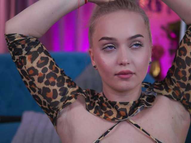 ElyssawetXX's BongaCams show and profile