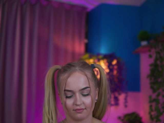 ElyssawetXX's BongaCams show and profile