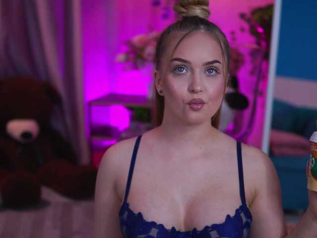 ElyssawetXX's BongaCams show and profile