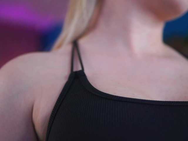 ElyssawetXX's BongaCams show and profile