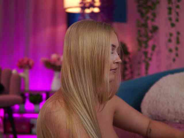 ElyssawetXX Live Webcam on BongaCams
