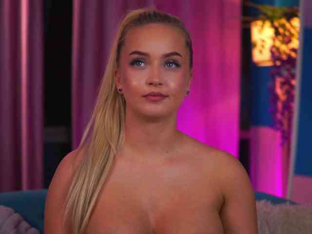 ElyssawetXX webcam