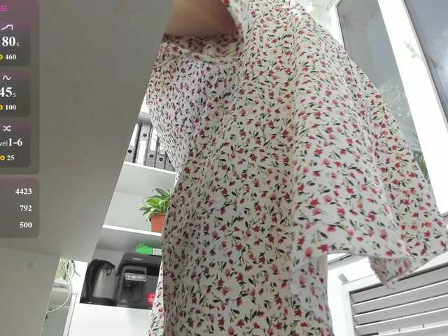 Lyalya7771 live cam