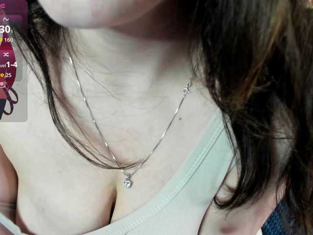 DanasWhsiper live cam on BongaCams