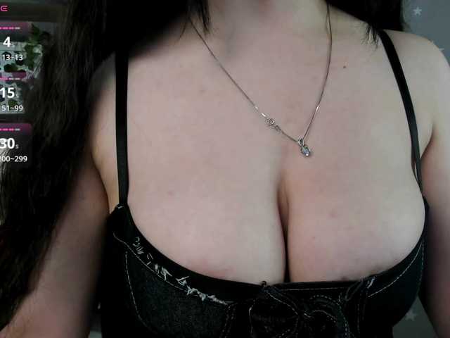 DanasWhsiper live cam on BongaCams