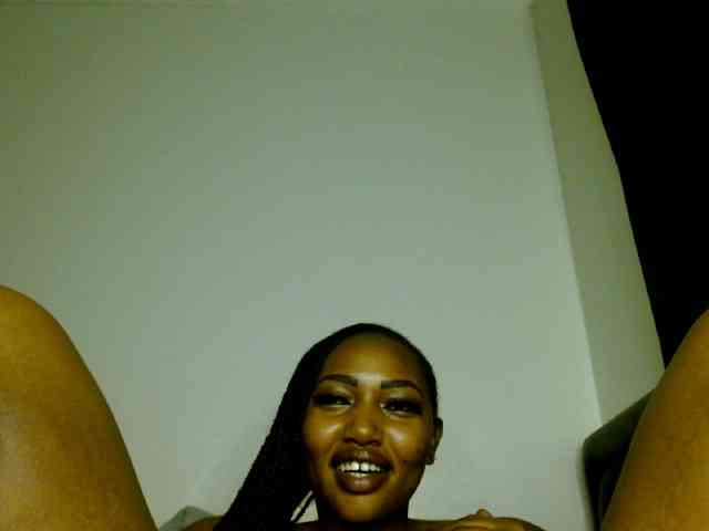Prety-chocolatte's cam show statistics and live stream