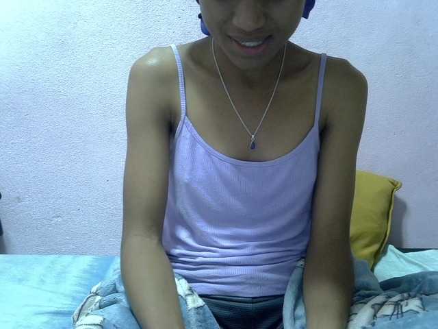 Yalane live cam on BongaCams