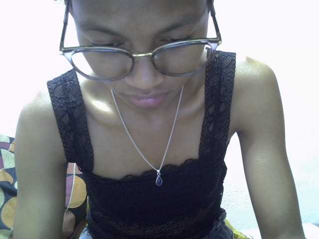 Yalane live cam on BongaCams