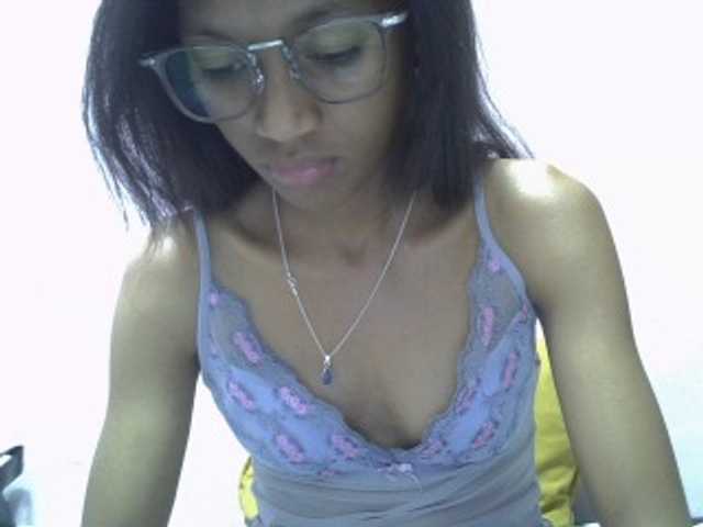 Yalane live cam on BongaCams