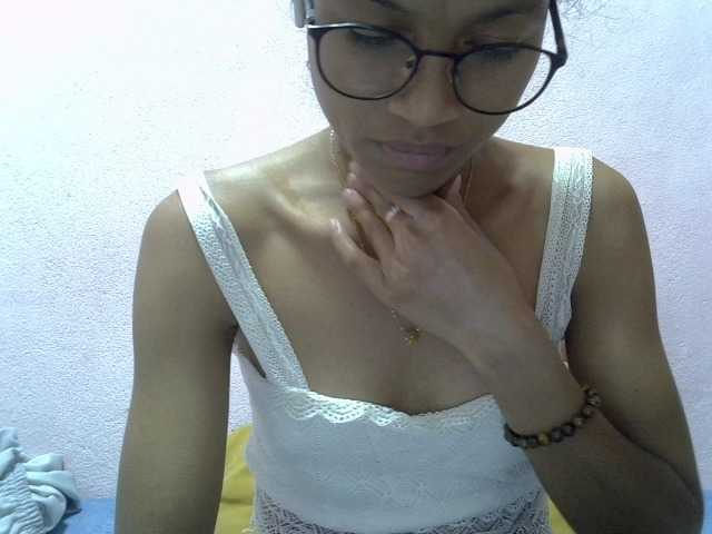 Yalane live cam on BongaCams
