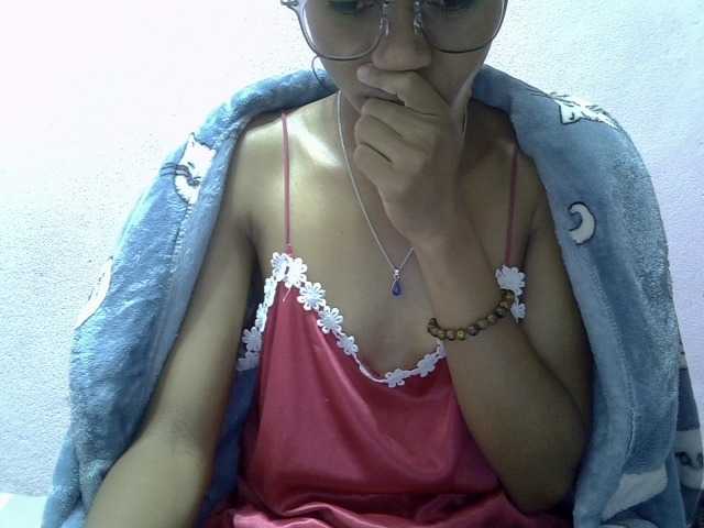 Yalane live cam on BongaCams