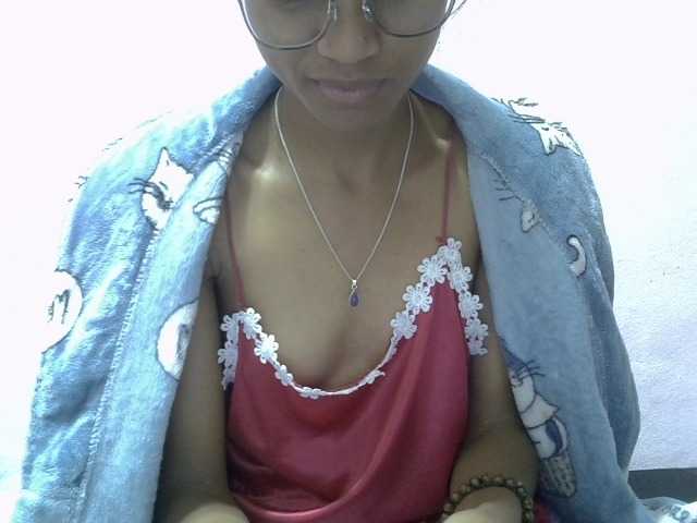 Yalane live cam on BongaCams