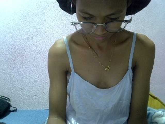 Yalane live cam on BongaCams