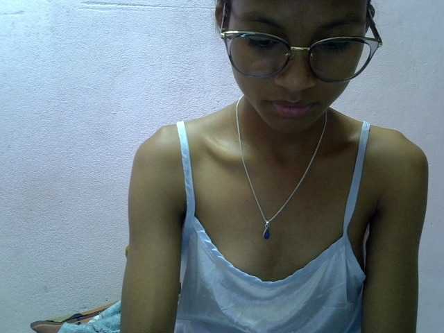 Yalane live cam on BongaCams