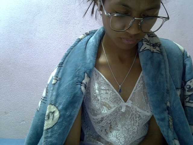 Yalane live cam on BongaCams