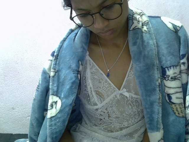 Yalane live cam on BongaCams