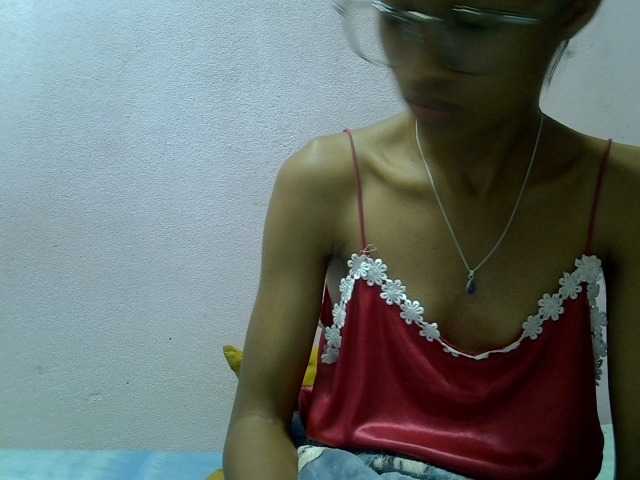 Yalane live cam on BongaCams