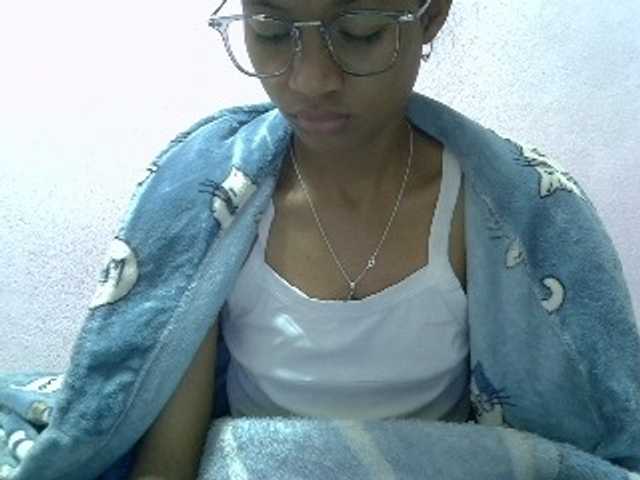 Yalane live cam on BongaCams