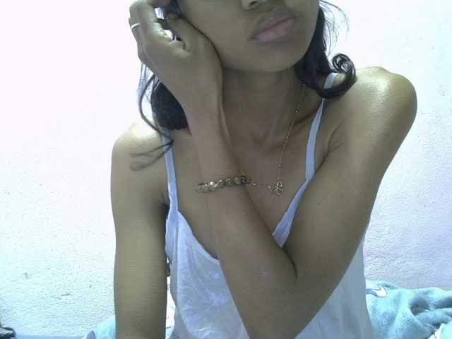 Yalane live webcam show