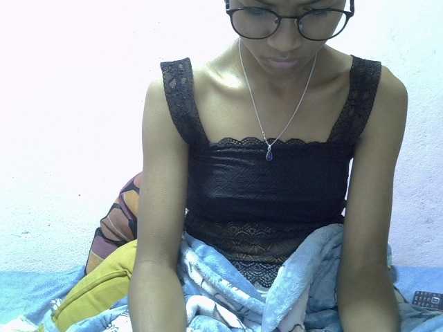 Yalane live cam on BongaCams