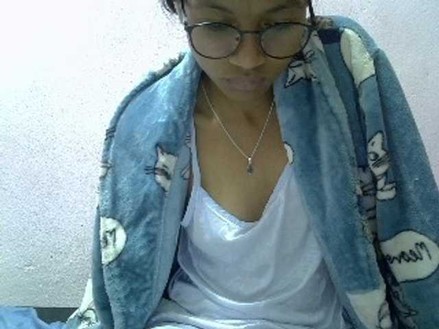 Yalane live cam on BongaCams