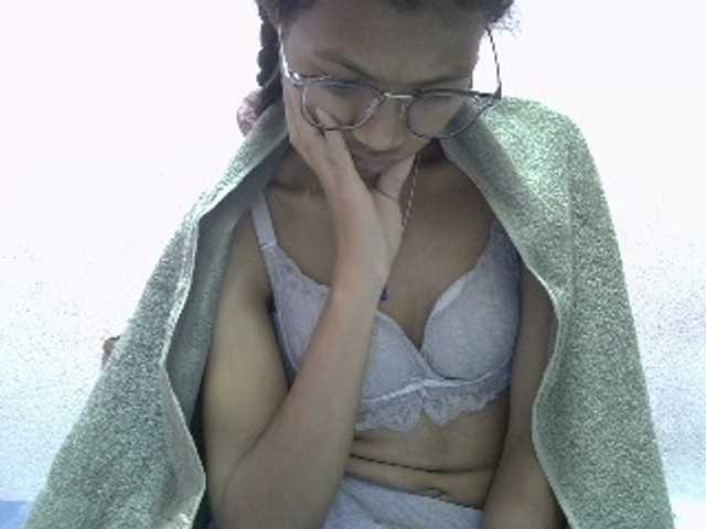 Yalane live cam on BongaCams