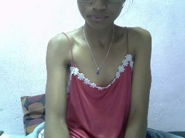 Yalane live cam on BongaCams