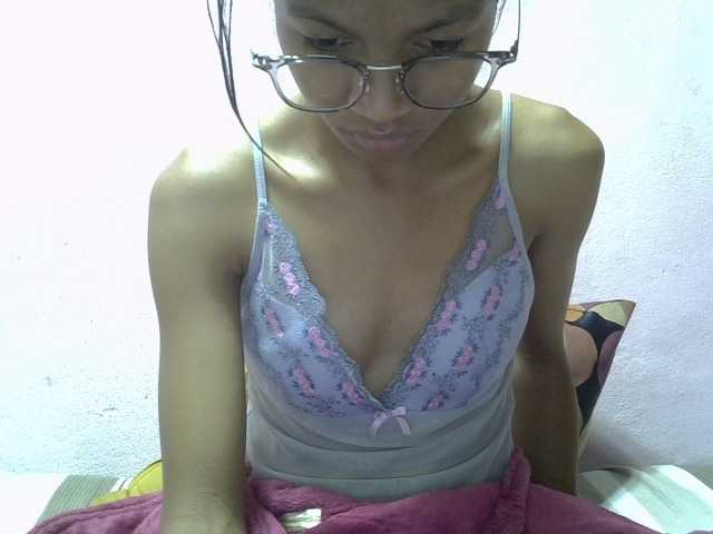 Yalane live cam on BongaCams