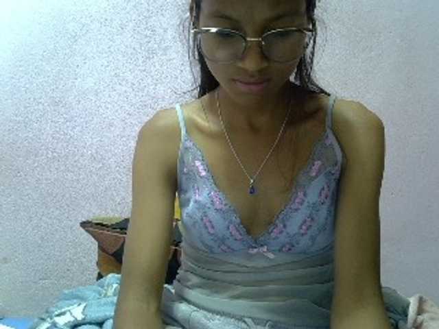 Yalane live cam on BongaCams
