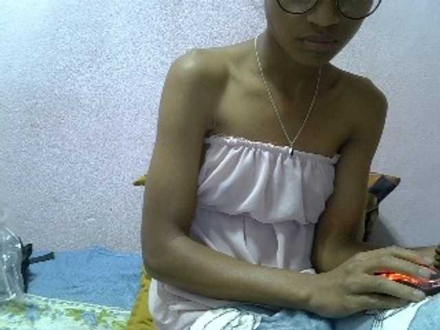 Yalane live cam on BongaCams