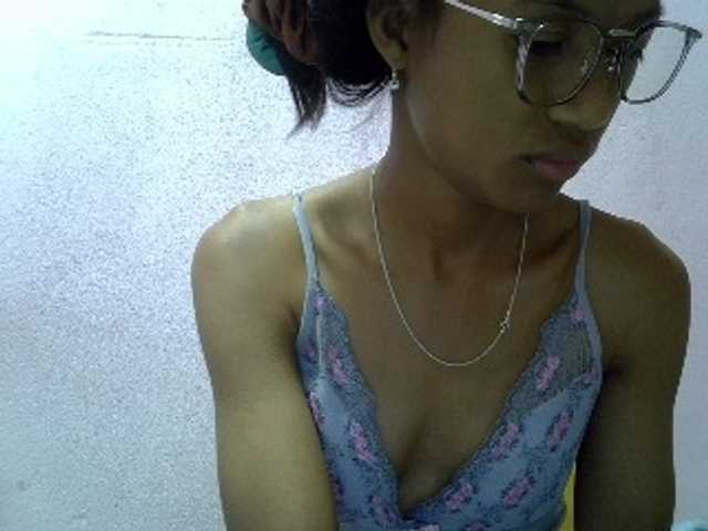 Yalane live cam on BongaCams