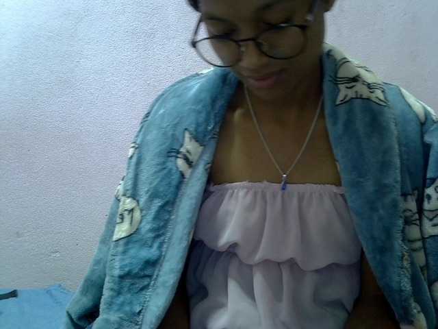 Yalane live cam on BongaCams