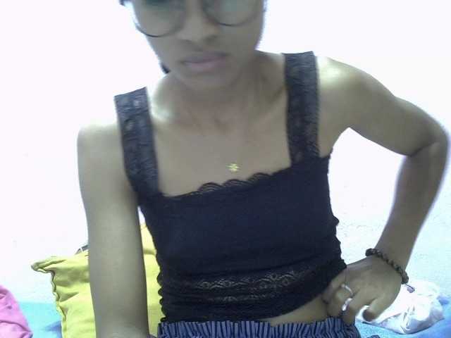 Yalane live cam on BongaCams