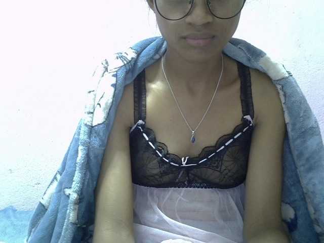 Yalane live cam on BongaCams
