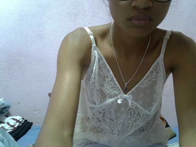 Yalane live cam on BongaCams