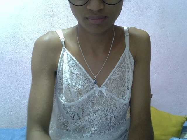 Yalane live cam on BongaCams