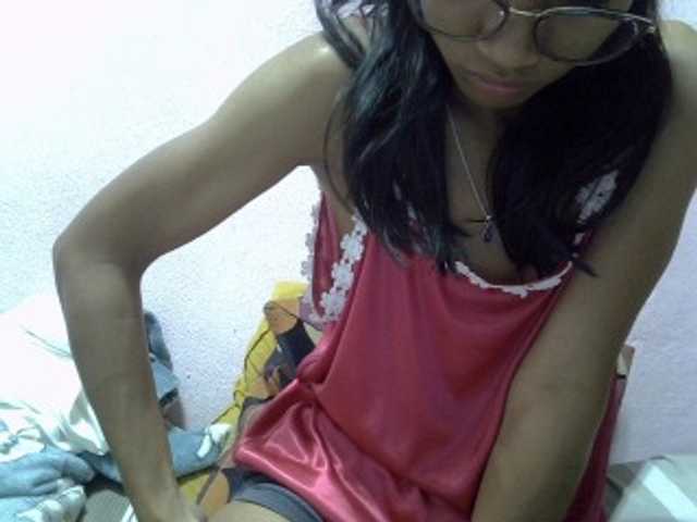 Yalane live cam on BongaCams