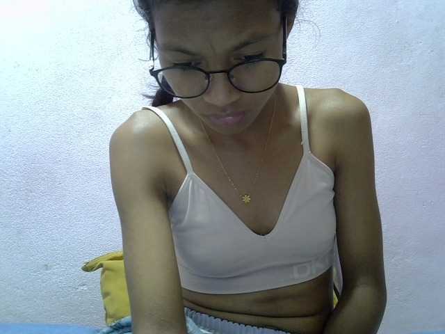 Yalane live cam on BongaCams