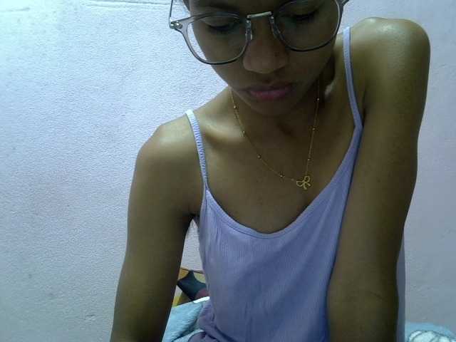Yalane live webcam show