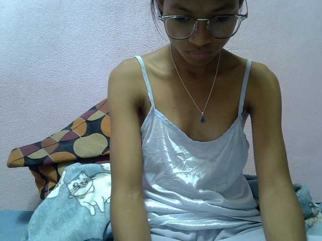 Yalane live cam on BongaCams