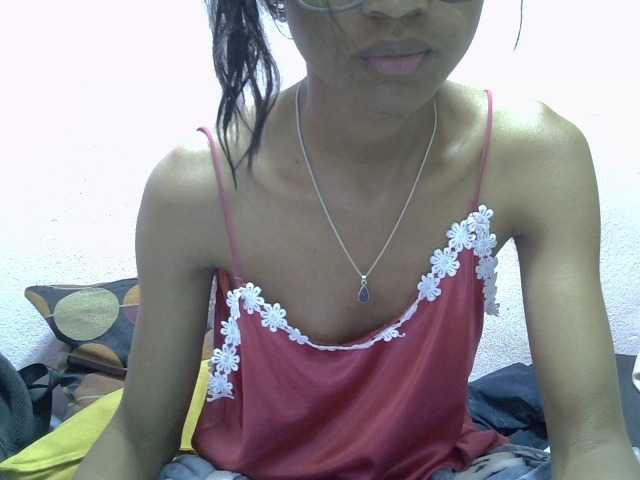 Yalane live cam on BongaCams