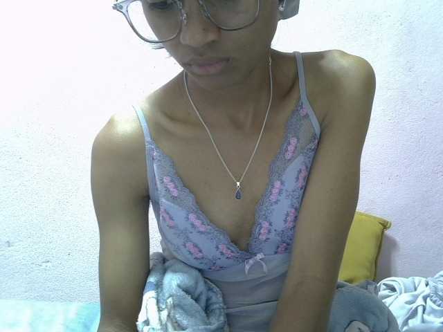 Yalane live cam on BongaCams