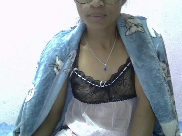 Yalane live cam on BongaCams