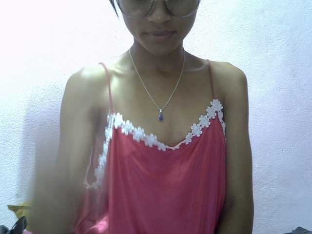 Yalane live cam on BongaCams