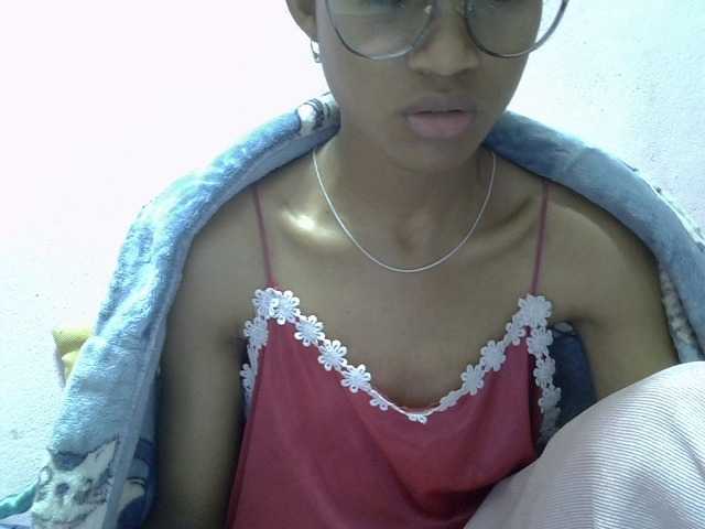 Yalane live cam on BongaCams
