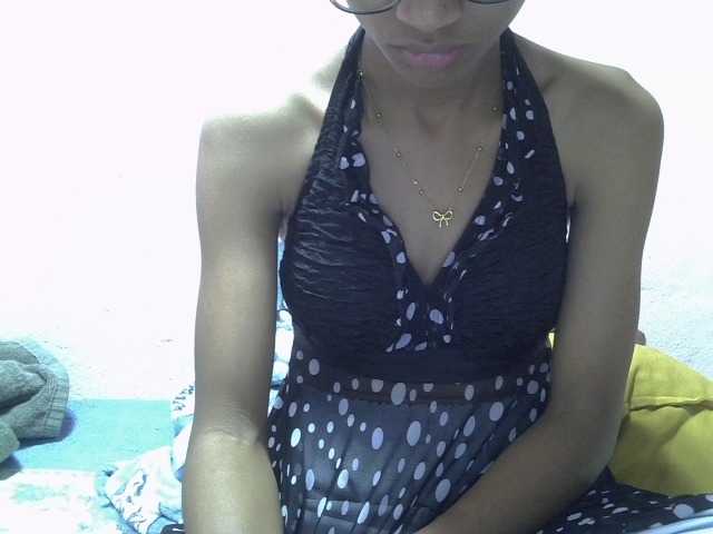 Yalane live cam on BongaCams