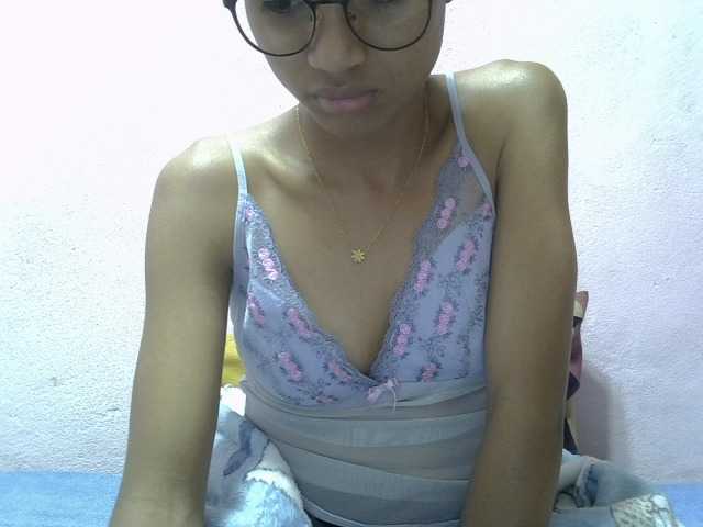 Yalane live cam on BongaCams